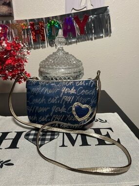 Coach❤️Poppy Blue New York Script Crossbody with Gold Strap and Heart Accent